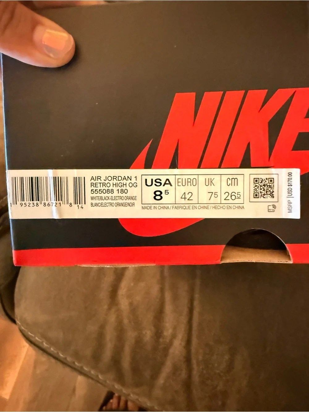 Jordan Air Jordan 1 Retro High OG White Black Red Box Tag
